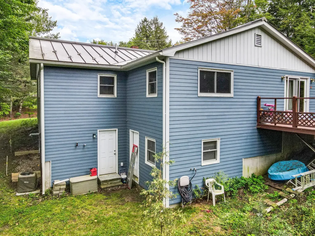43 Charles Street Winthrop ME 04364