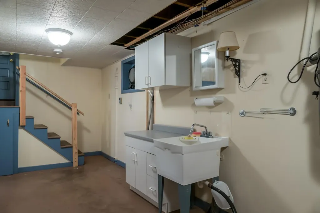13 Byfield Road Portland ME 04103