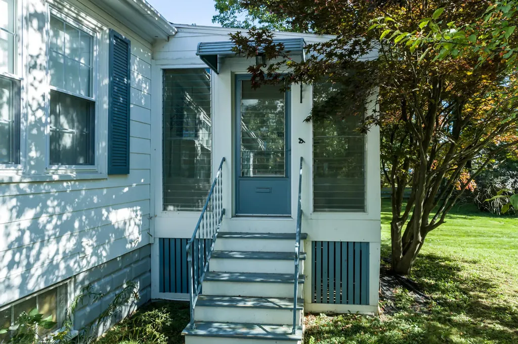 13 Byfield Road Portland ME 04103