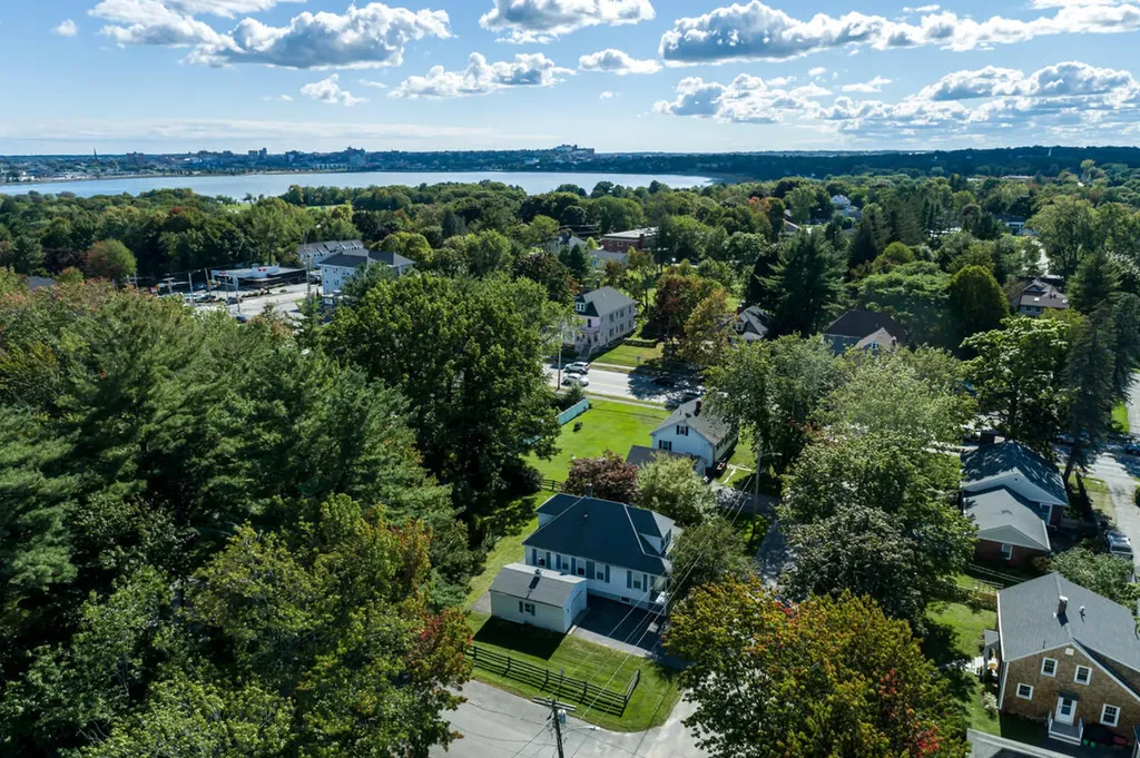 13 Byfield Road Portland ME 04103