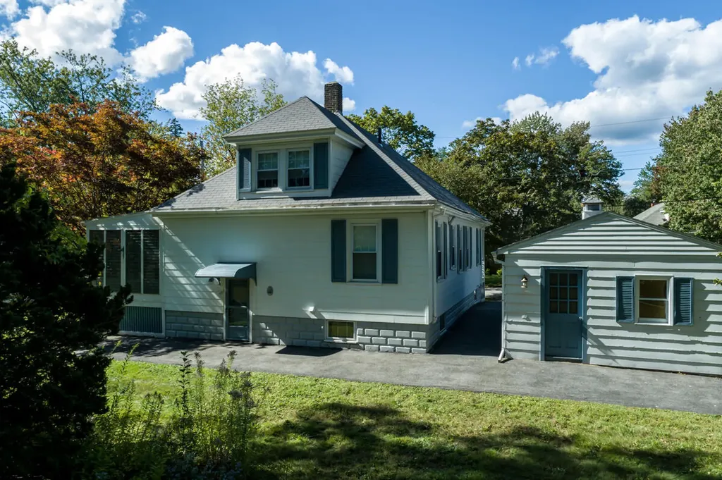 13 Byfield Road Portland ME 04103