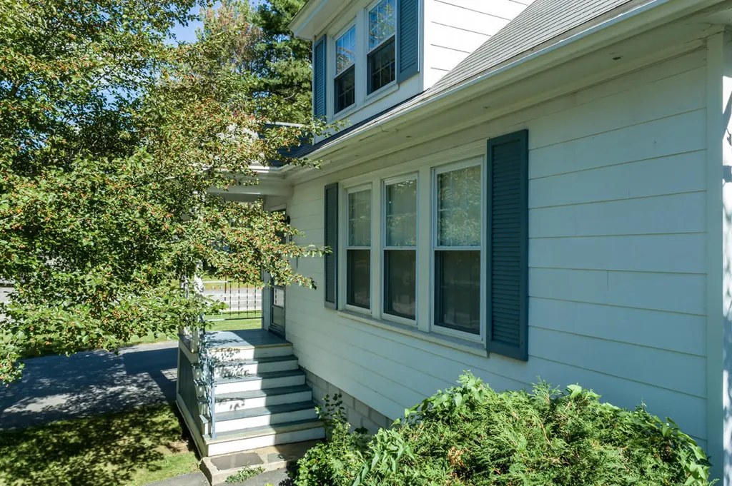 13 Byfield Road Portland ME 04103