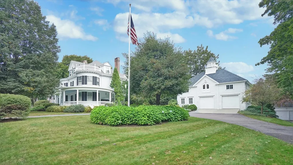 34 Summer Street Kennebunk ME 04043