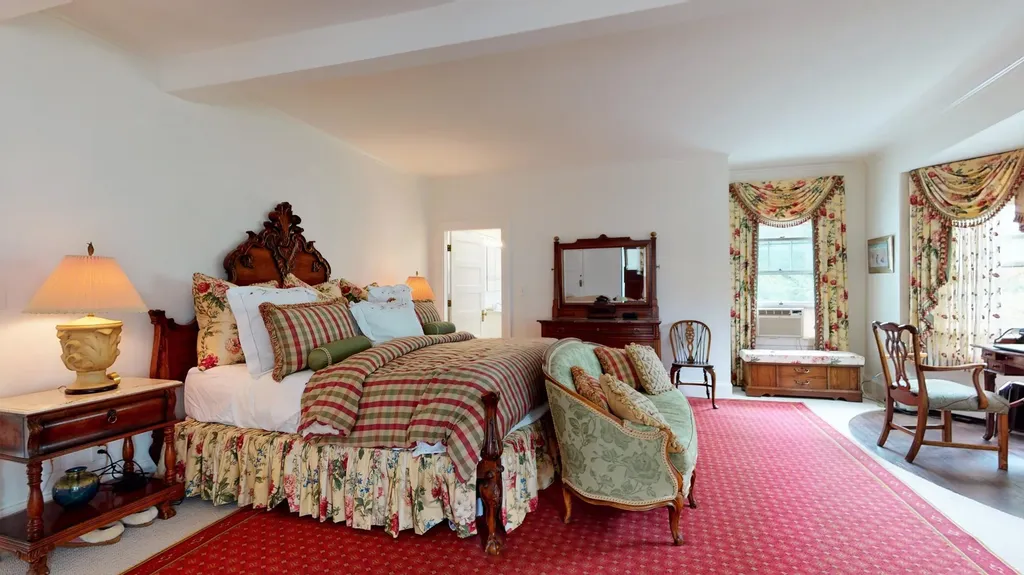 34 Summer Street Kennebunk ME 04043