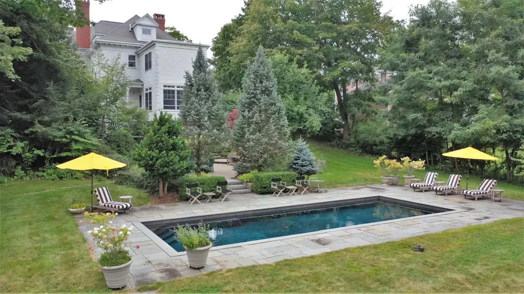 34 Summer Street Kennebunk ME 04043