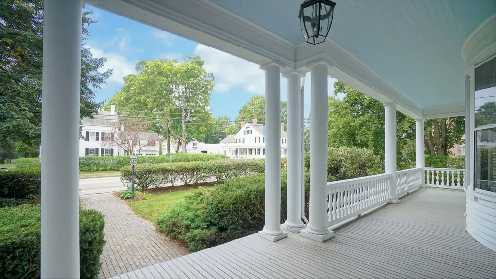 34 Summer Street Kennebunk ME 04043