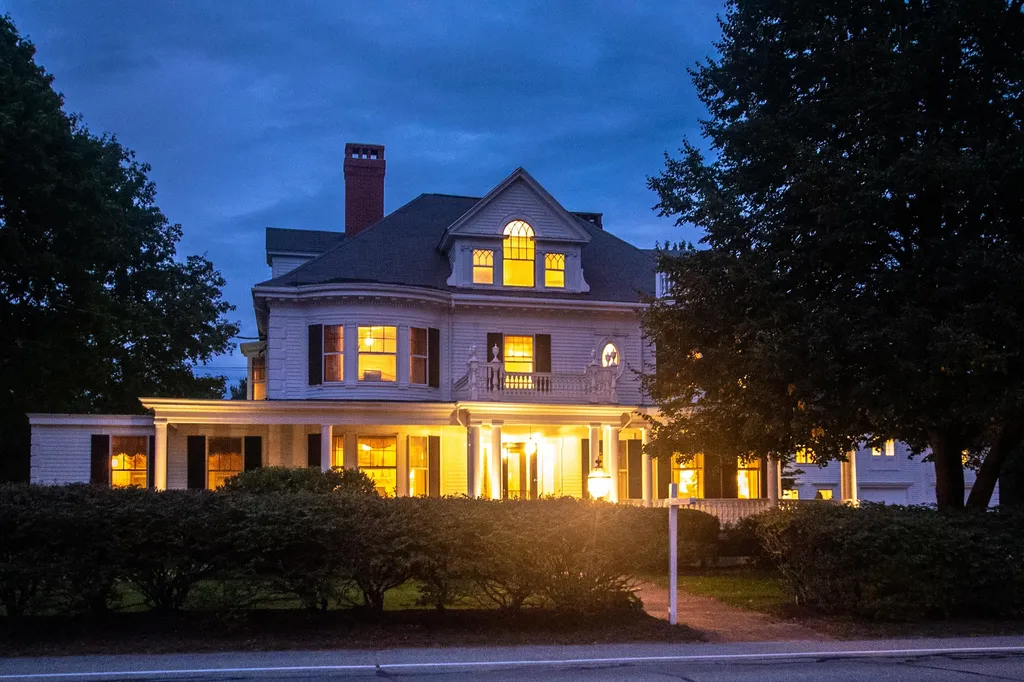 34 Summer Street Kennebunk ME 04043