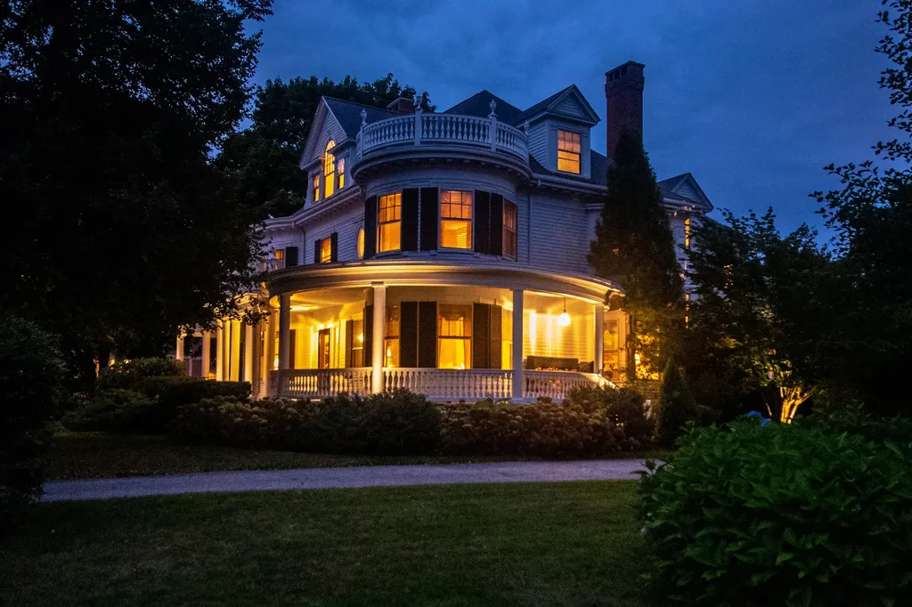 34 Summer Street Kennebunk ME 04043
