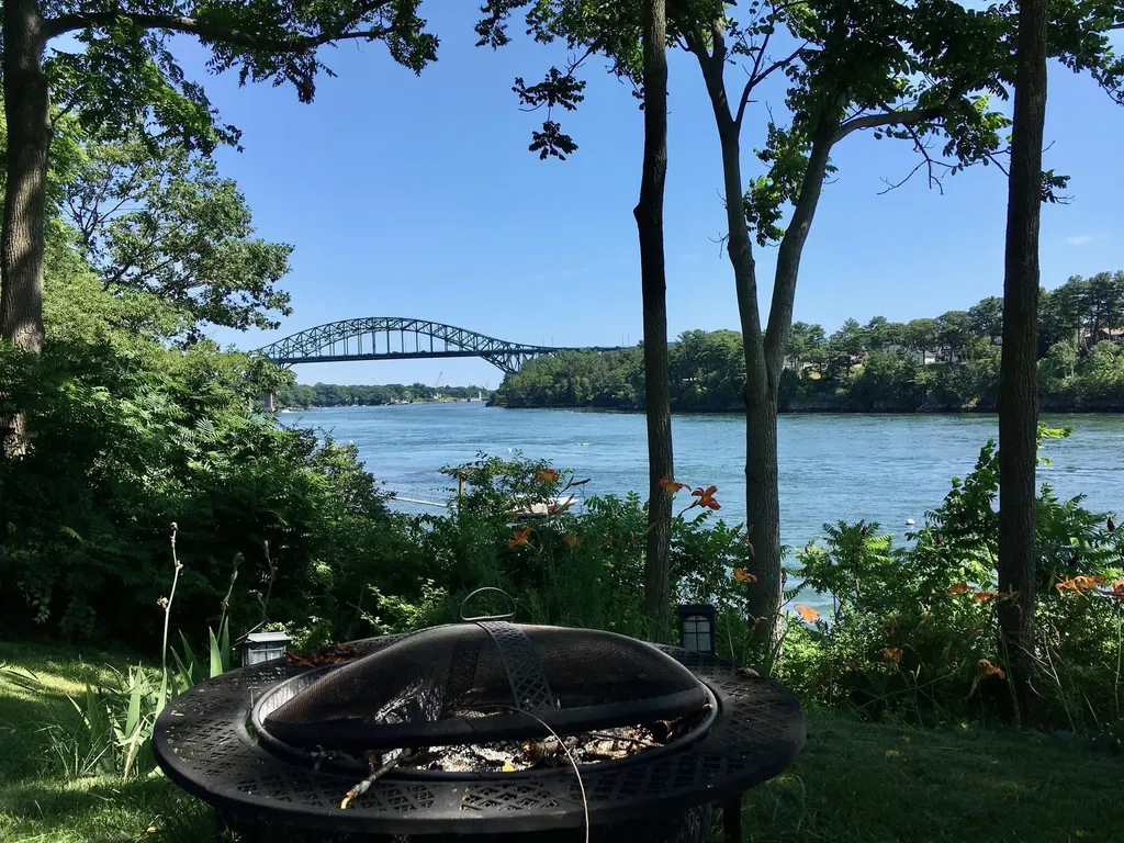 28 Maple Avenue Eliot ME 03903