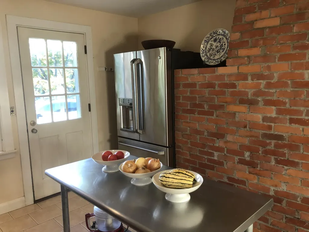 10 Chapel Road Orono ME 04473