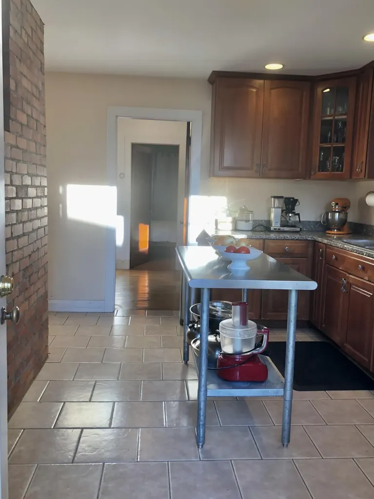 10 Chapel Road Orono ME 04473