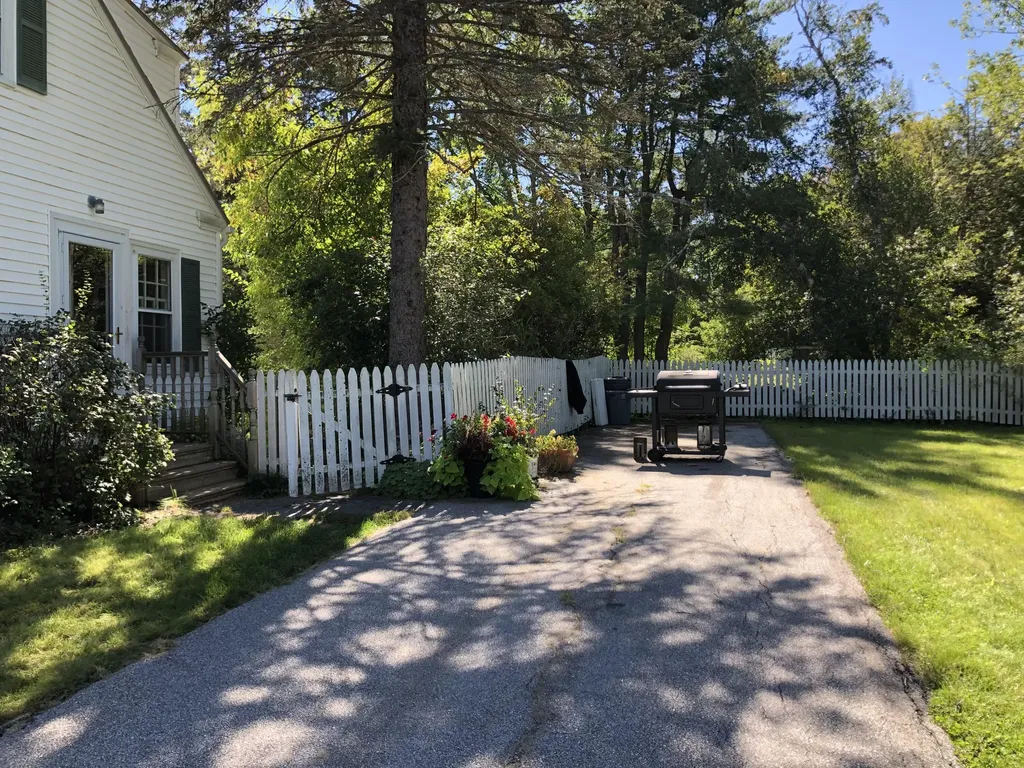 10 Chapel Road Orono ME 04473