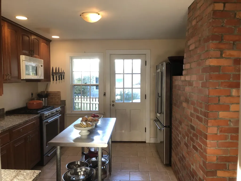 10 Chapel Road Orono ME 04473