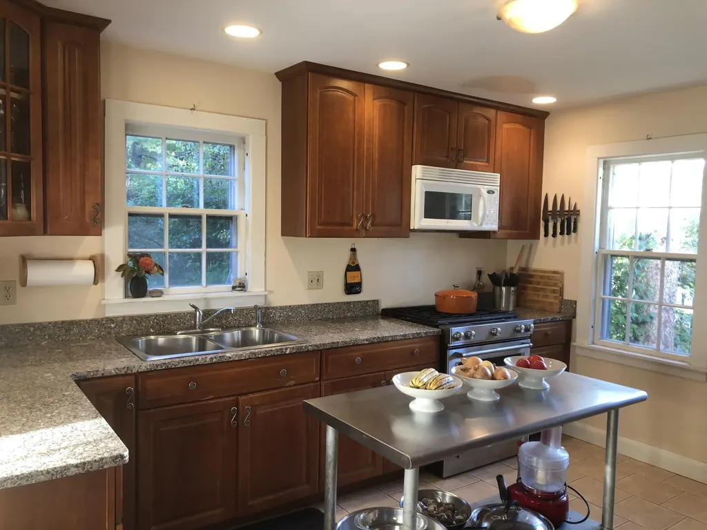 10 Chapel Road Orono ME 04473