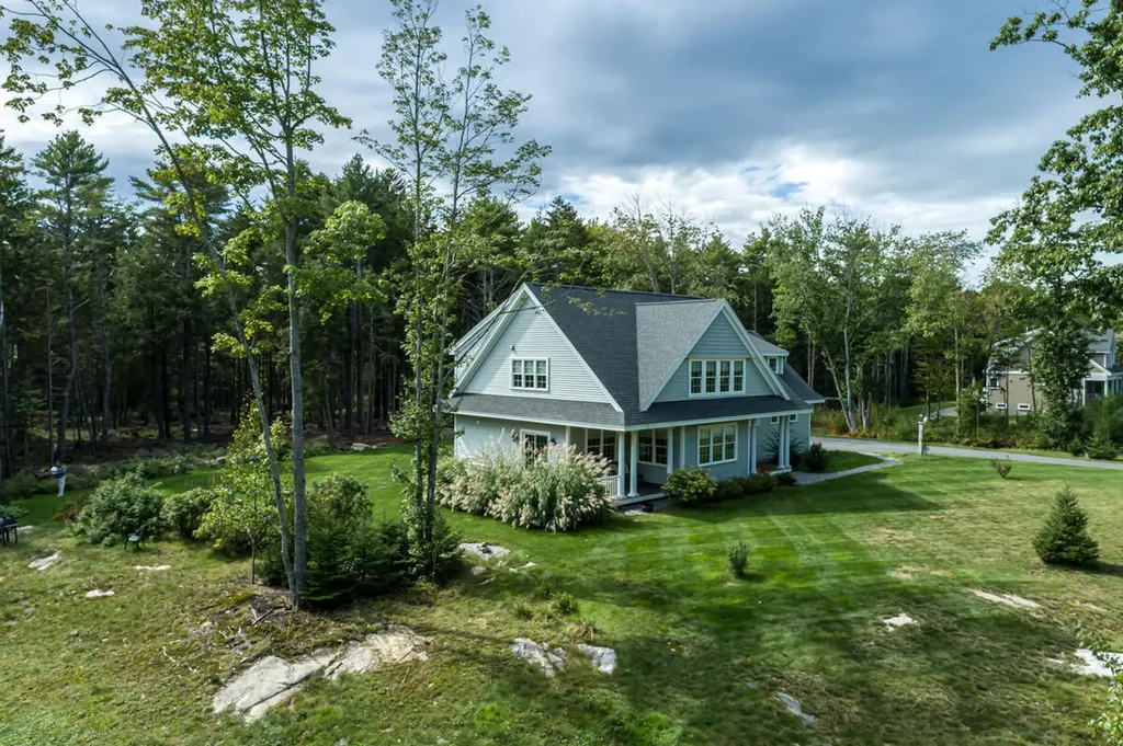 25 Surry Lane Freeport ME 04032