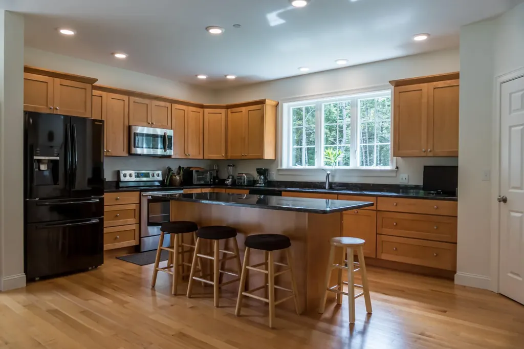 25 Surry Lane Freeport ME 04032