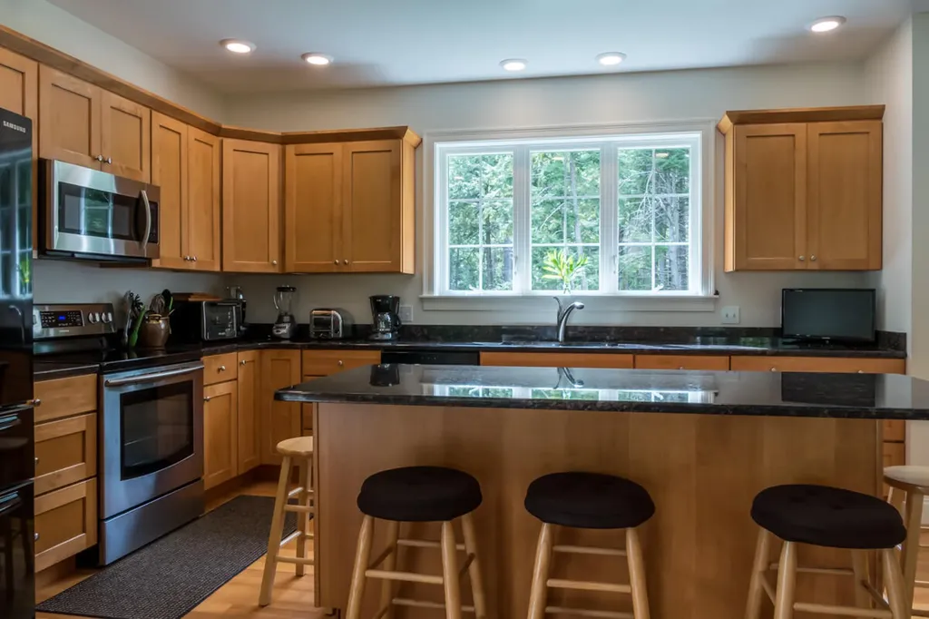 25 Surry Lane Freeport ME 04032