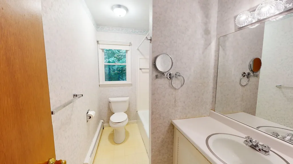 55 Sherbrooke Avenue Lewiston ME 04240