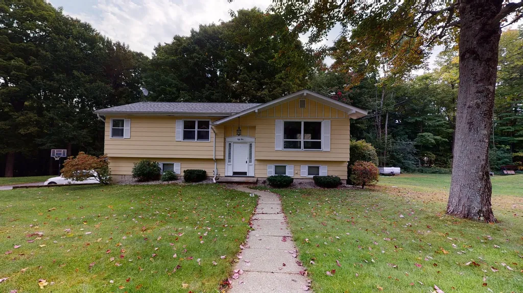 55 Sherbrooke Avenue Lewiston ME 04240