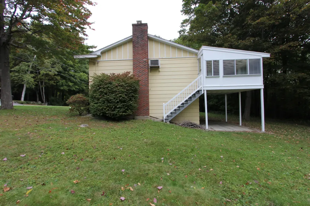 55 Sherbrooke Avenue Lewiston ME 04240