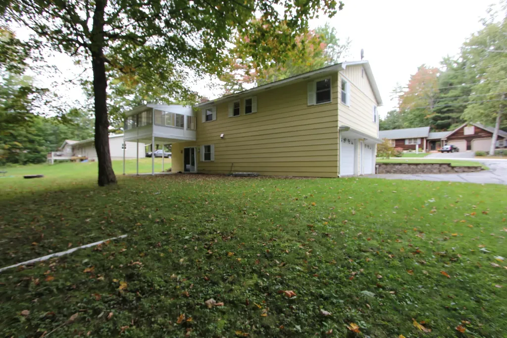 55 Sherbrooke Avenue Lewiston ME 04240