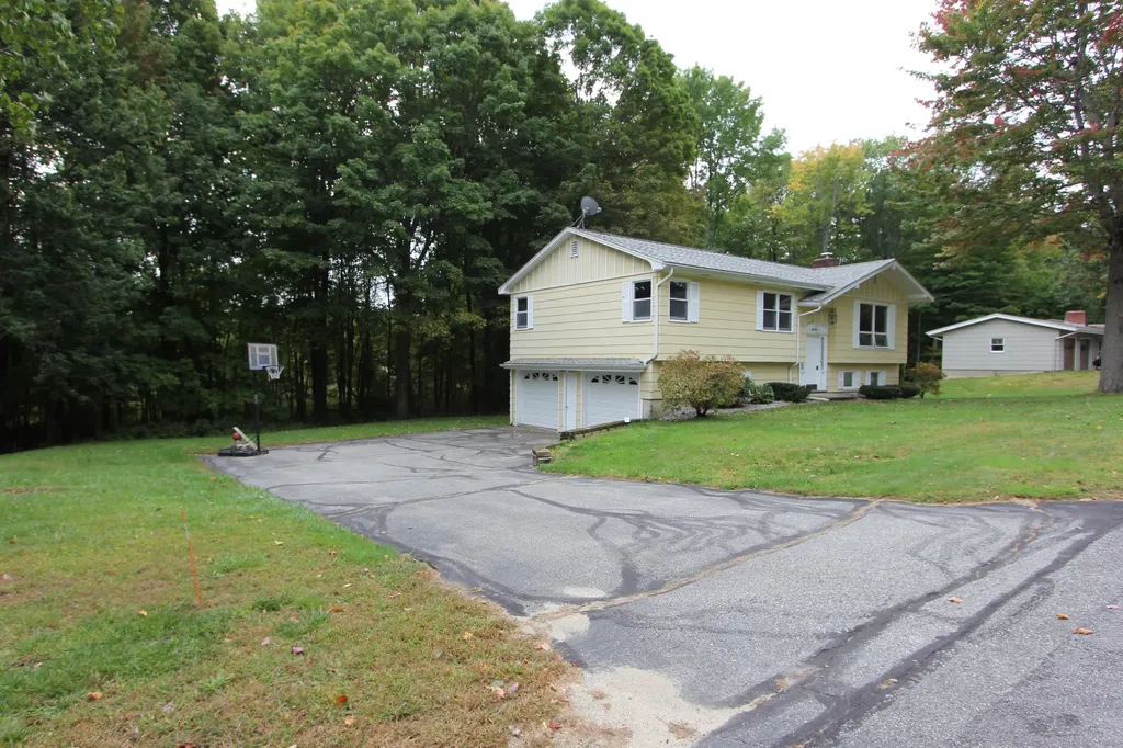 55 Sherbrooke Avenue Lewiston ME 04240