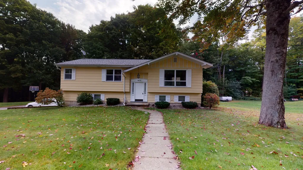 55 Sherbrooke Avenue Lewiston ME 04240