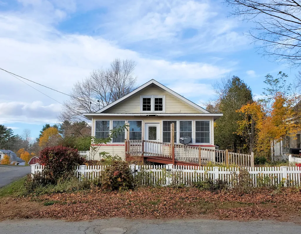 25 Clinton Street Milo ME 04463