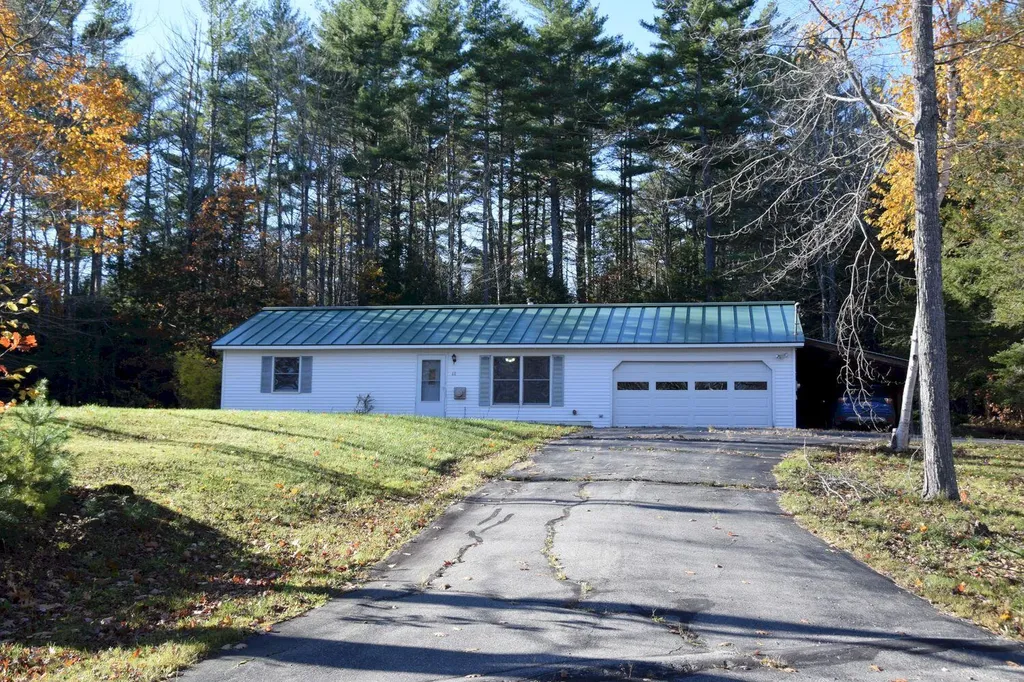 60 Merritt Street Canaan ME 04924