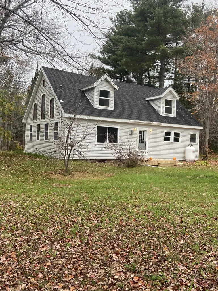 22 Collins Way Hudson ME 04449