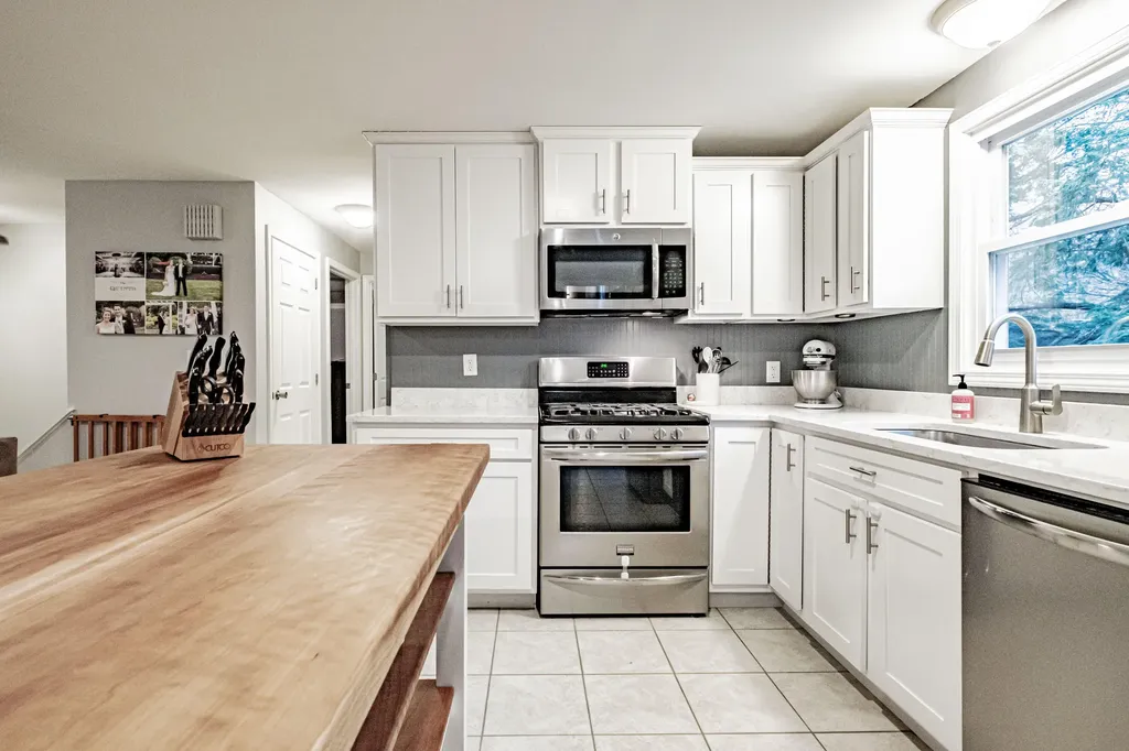 52 Two Rod Road Scarborough ME 04074
