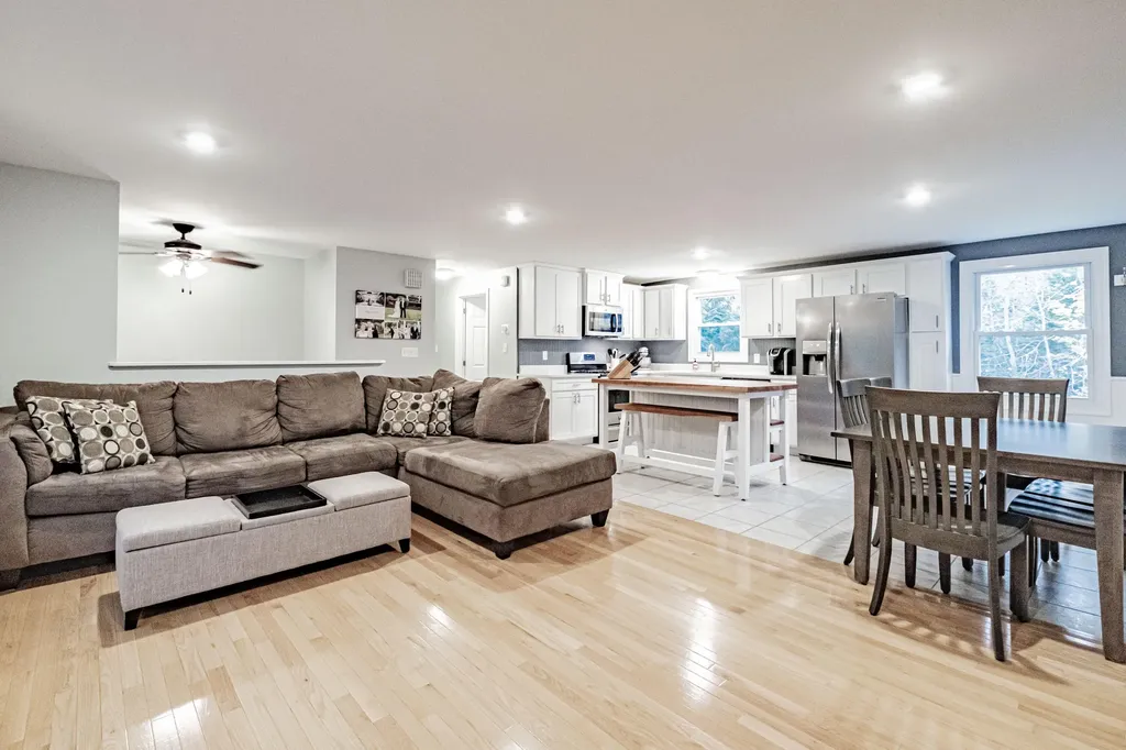 52 Two Rod Road Scarborough ME 04074