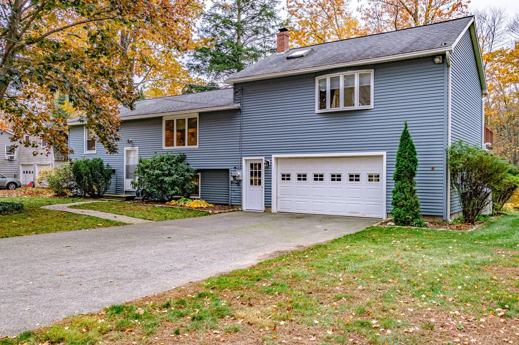 52 Two Rod Road Scarborough ME 04074