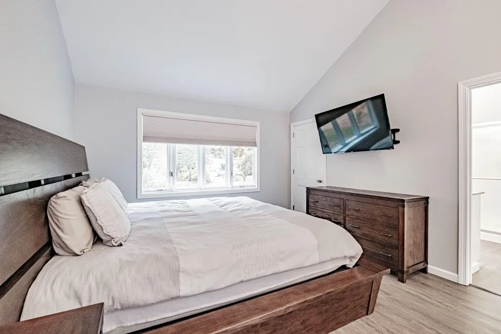 52 Two Rod Road Scarborough ME 04074