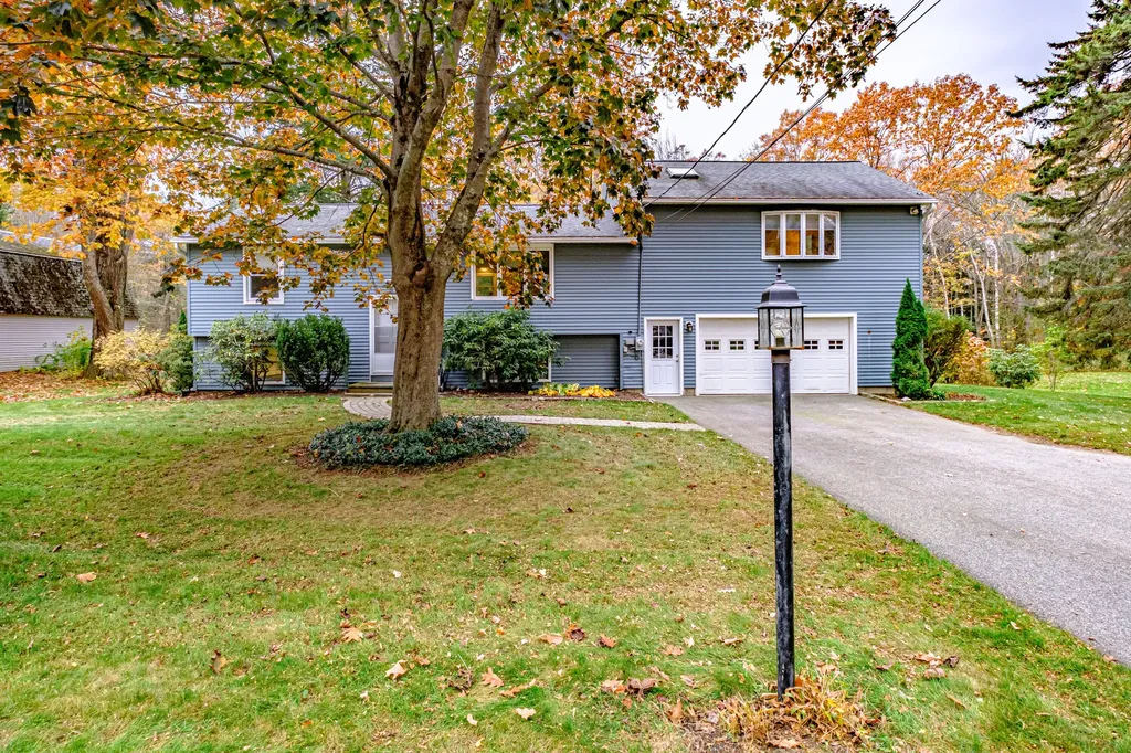 52 Two Rod Road Scarborough ME 04074