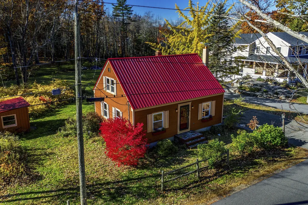 44 Eastman Road Cape Elizabeth ME 04107