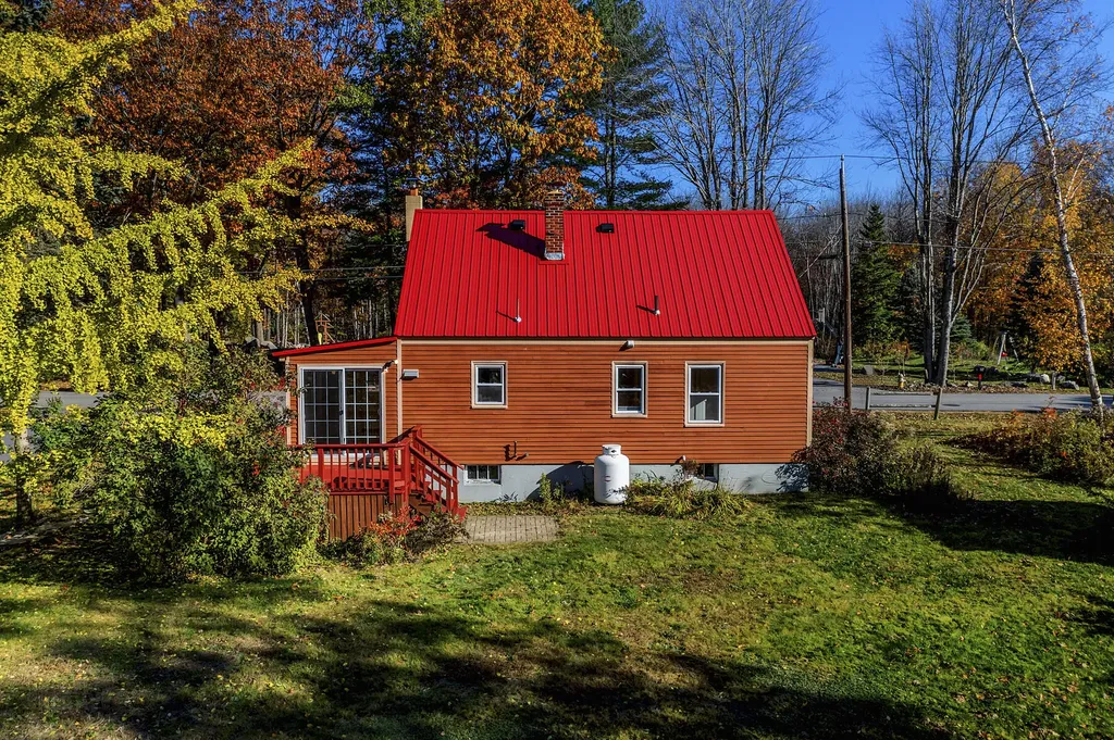 44 Eastman Road Cape Elizabeth ME 04107