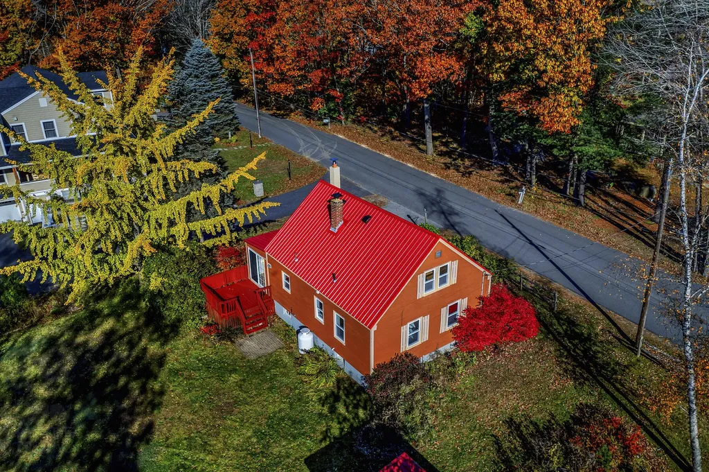 44 Eastman Road Cape Elizabeth ME 04107