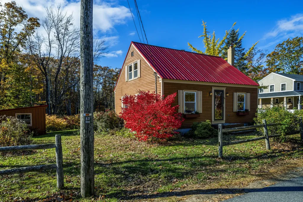 44 Eastman Road Cape Elizabeth ME 04107