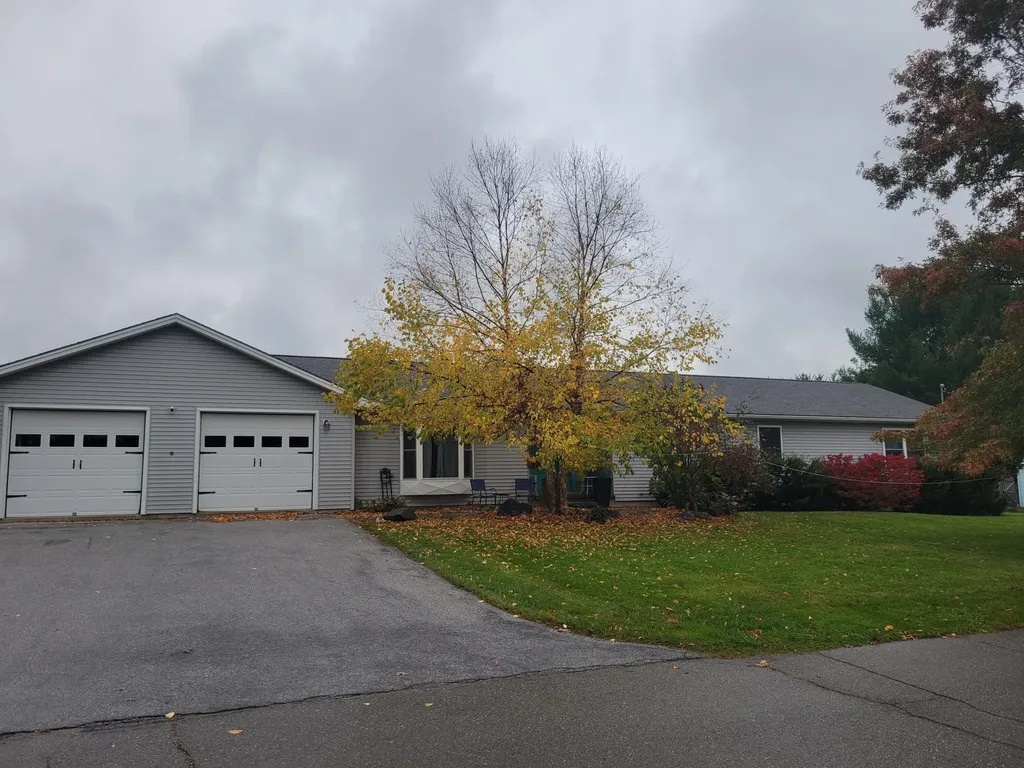 15 Deer Park Drive Brewer ME 04412