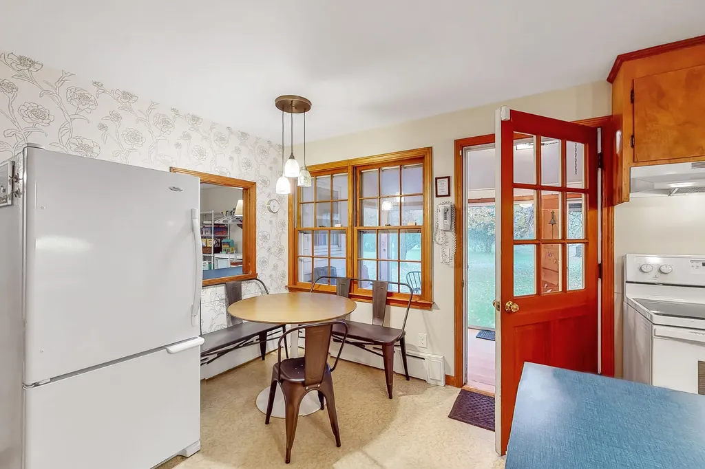106 Lindsay Road York ME 03909