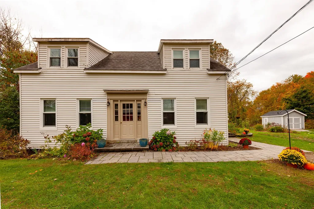 247 Hanscom Road Eliot ME 03903