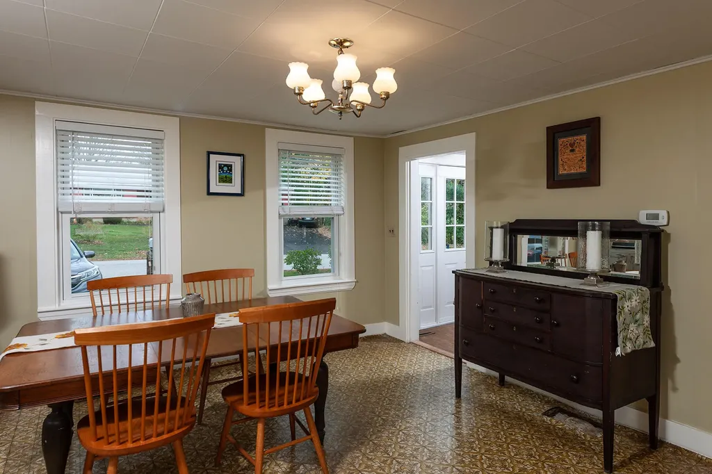 247 Hanscom Road Eliot ME 03903