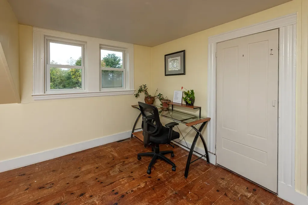 247 Hanscom Road Eliot ME 03903