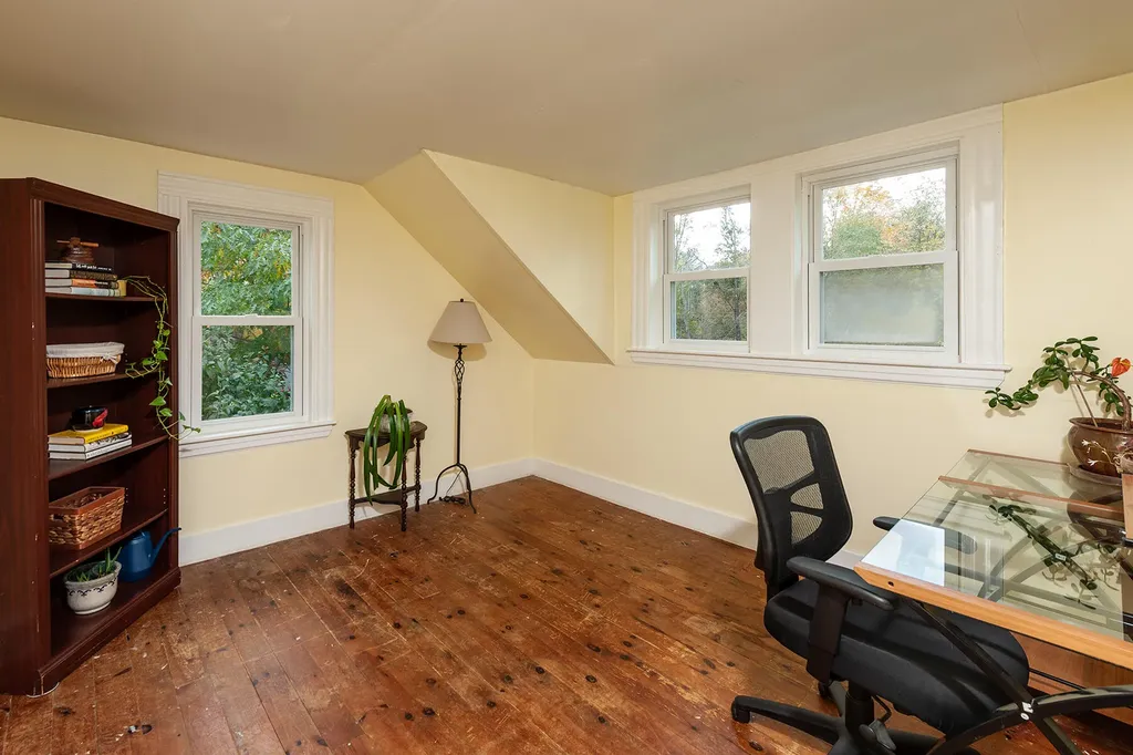 247 Hanscom Road Eliot ME 03903