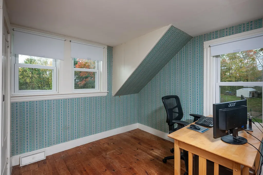 247 Hanscom Road Eliot ME 03903