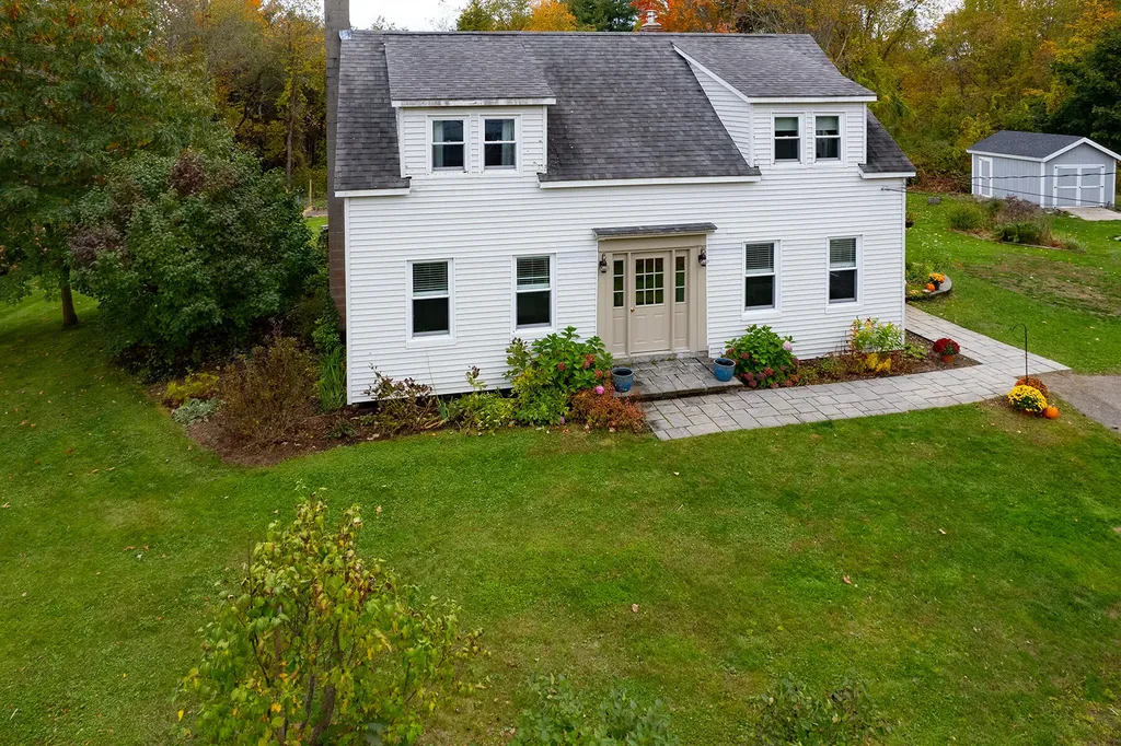 247 Hanscom Road Eliot ME 03903