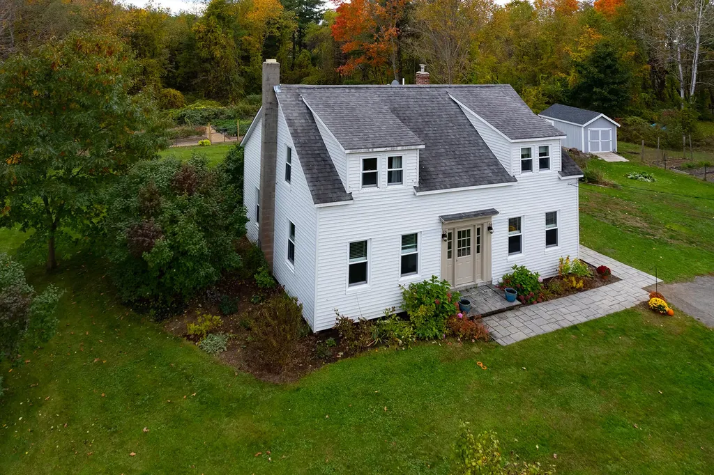 247 Hanscom Road Eliot ME 03903