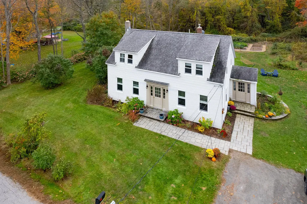 247 Hanscom Road Eliot ME 03903