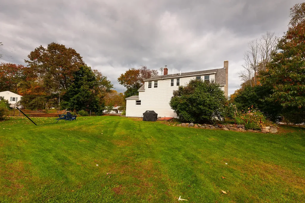 247 Hanscom Road Eliot ME 03903